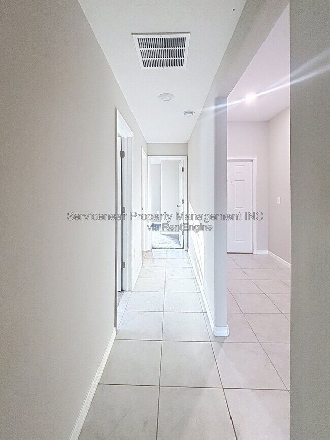 Building Photo - 3805 Romano Busciglio St