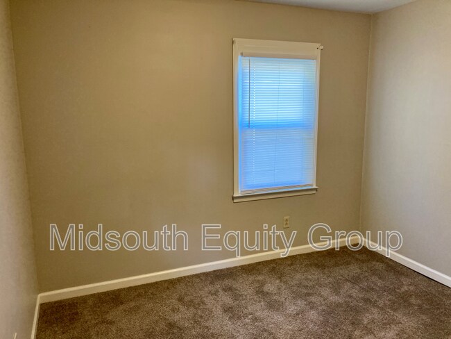 Building Photo - 124 Lower Brownsville Rd