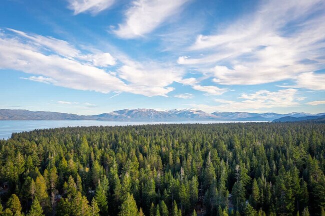 Building Photo - 300 Tomahawk Ave