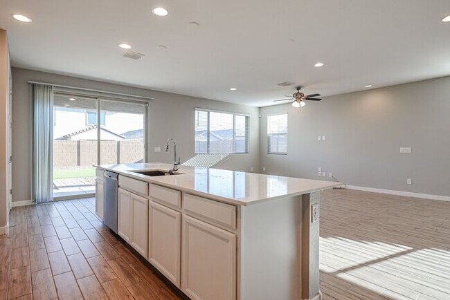 Building Photo - MOVE IN SPECIALS!! Recently Built Home in ...
