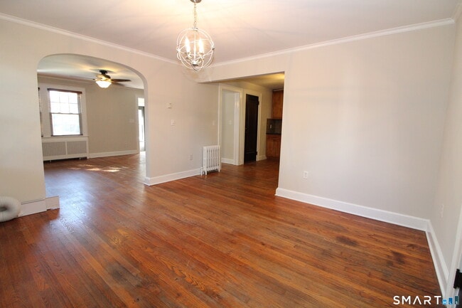 Building Photo - 53 Lilac Ave