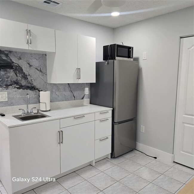 Building Photo - 21431 SW 88th Ave