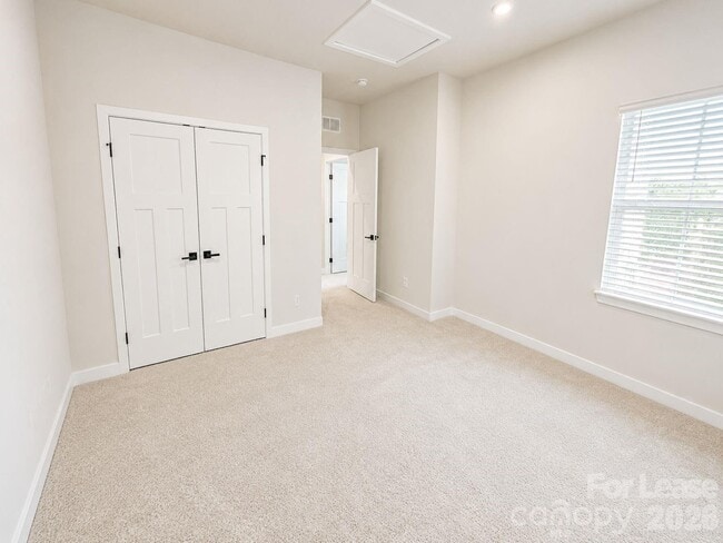Building Photo - 9802 Oaklawn Blvd NW