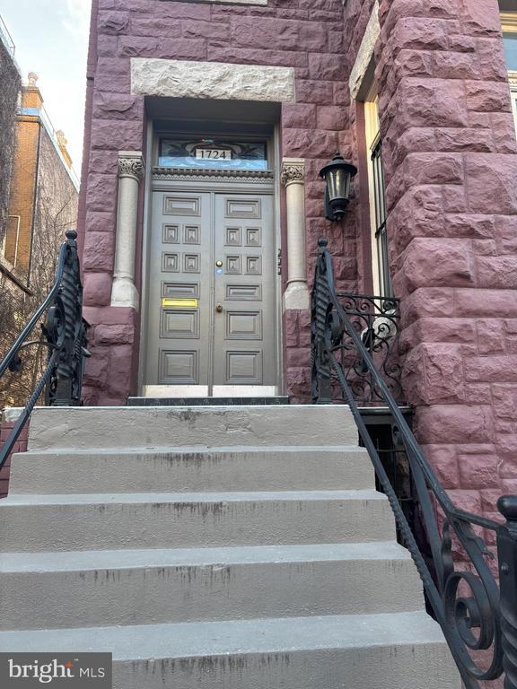 Building Photo - 1724 18th St NW