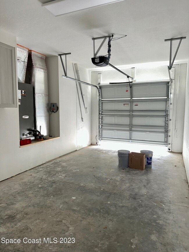 Building Photo - 833 Paddleboard Ct