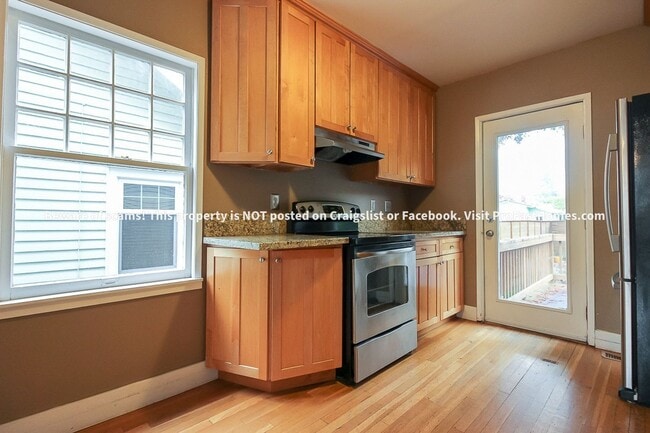 Building Photo - 4626 NE 29th Ave