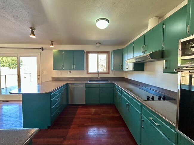 Building Photo - 1XMC3222