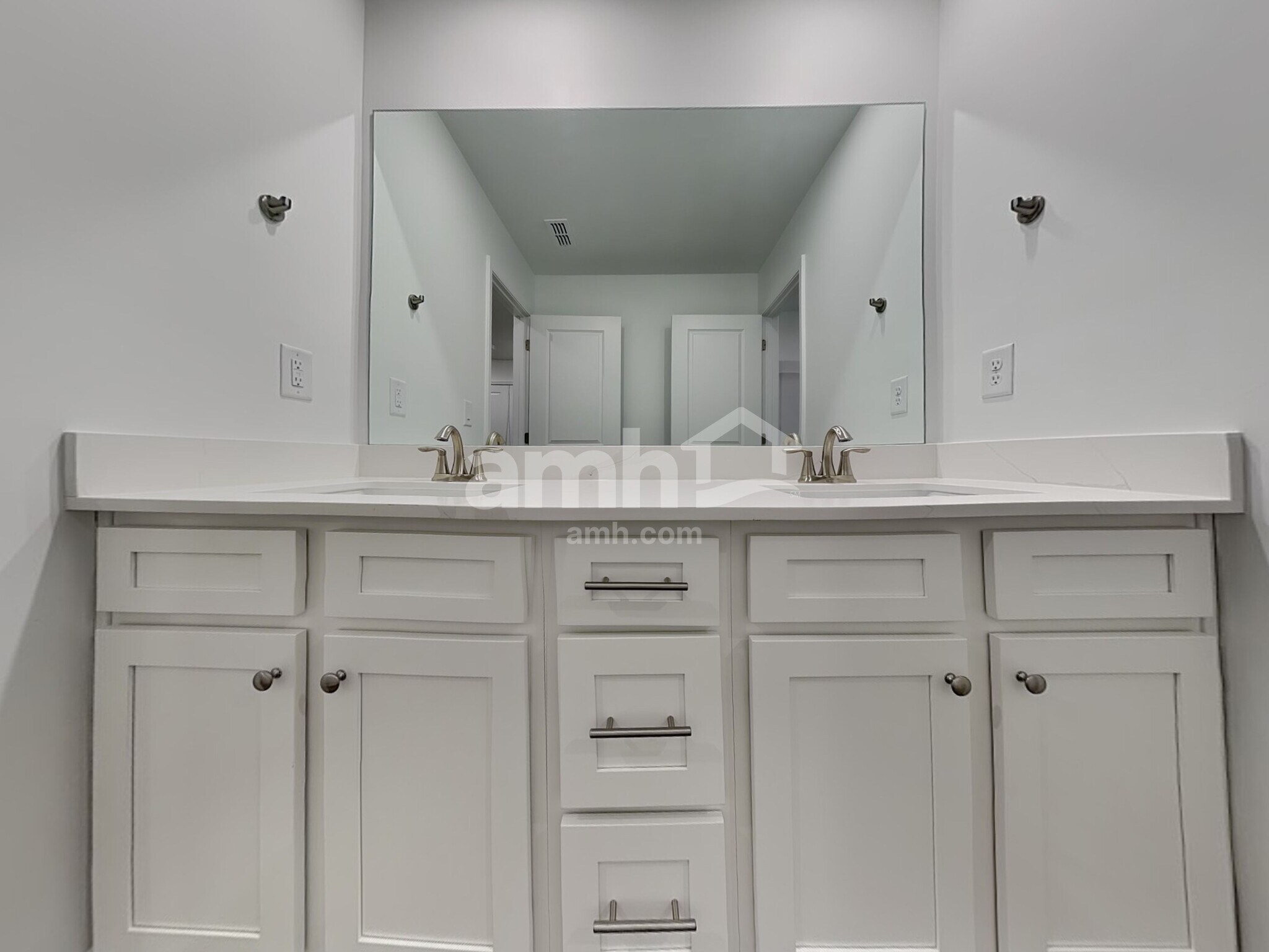 Building Photo - 1568 Aquamarine Dr