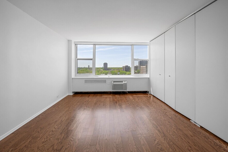 Building Photo - 4250 N Marine Dr