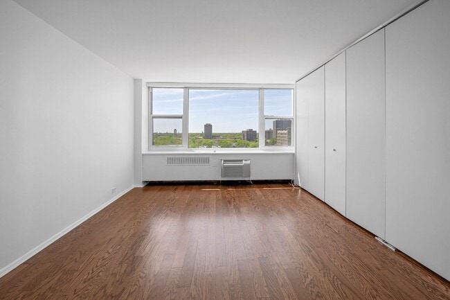 Building Photo - 4250 N Marine Dr
