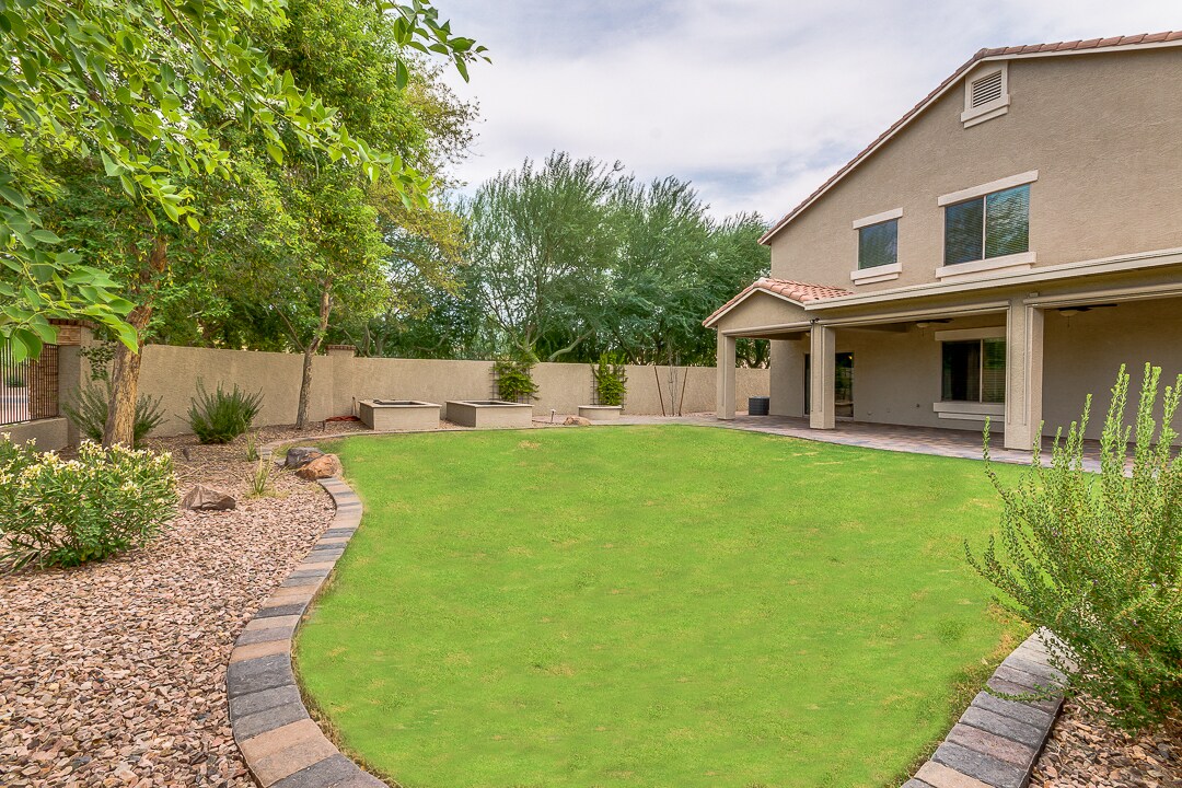 Building Photo - 1326 E Macaw Dr
