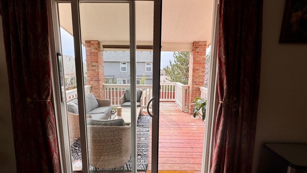 Building Photo - 2208 Buttercup St