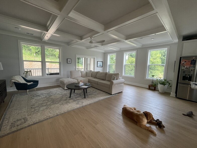 Building Photo - 813 Wesley Ln