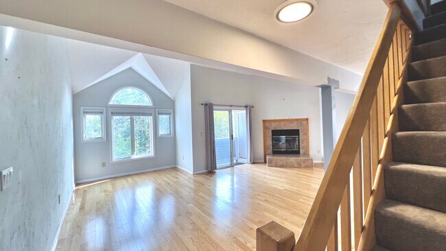 Building Photo - 114 Burkhall St