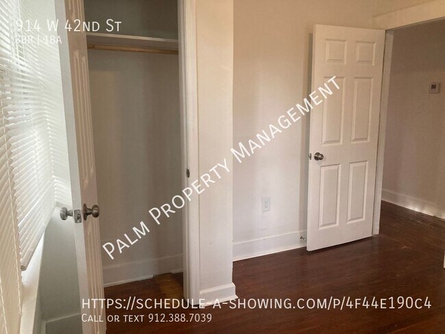 Building Photo - 914 W 42nd St