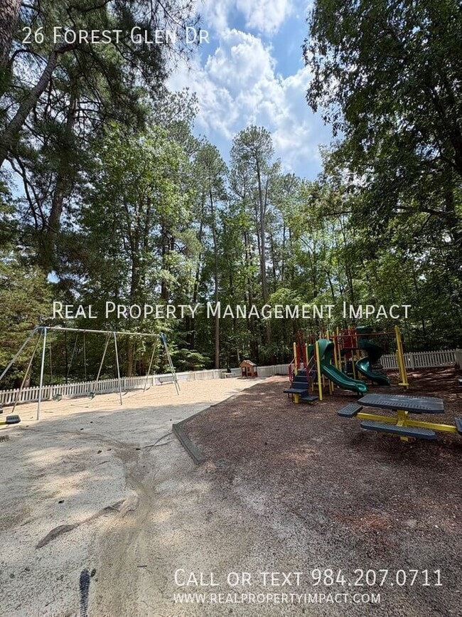 Building Photo - 26 Forest Glen Dr