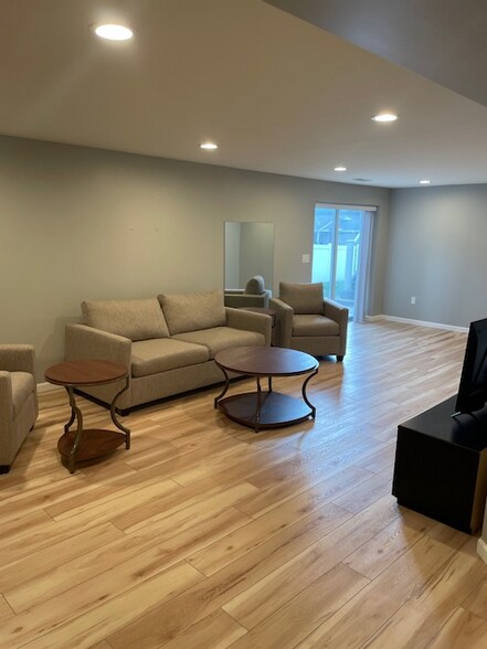 Building Photo - 100 Tara Ridge Ct