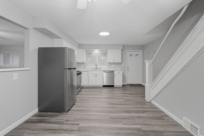 Building Photo - 91 F St