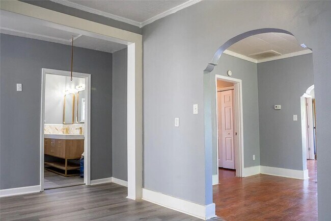 Building Photo - Charming 2-Bedroom Home Near Downtown Augusta