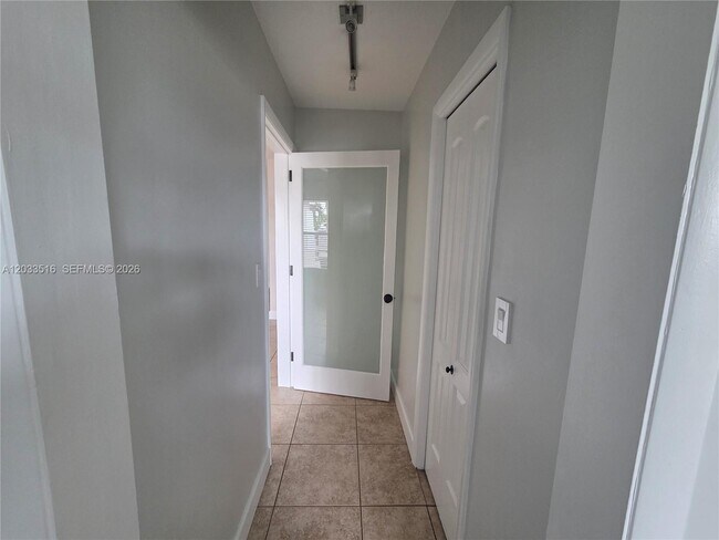Building Photo - 4415 Tyler St