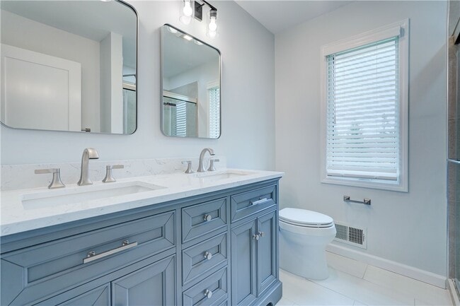 Building Photo - 399 French Rd