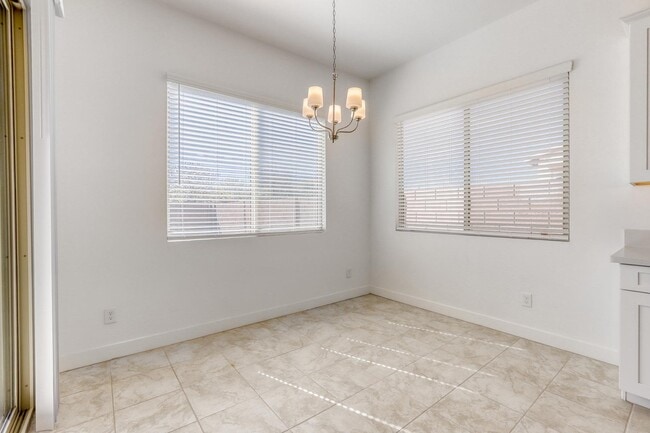 Building Photo - 8723 W Vista Ave