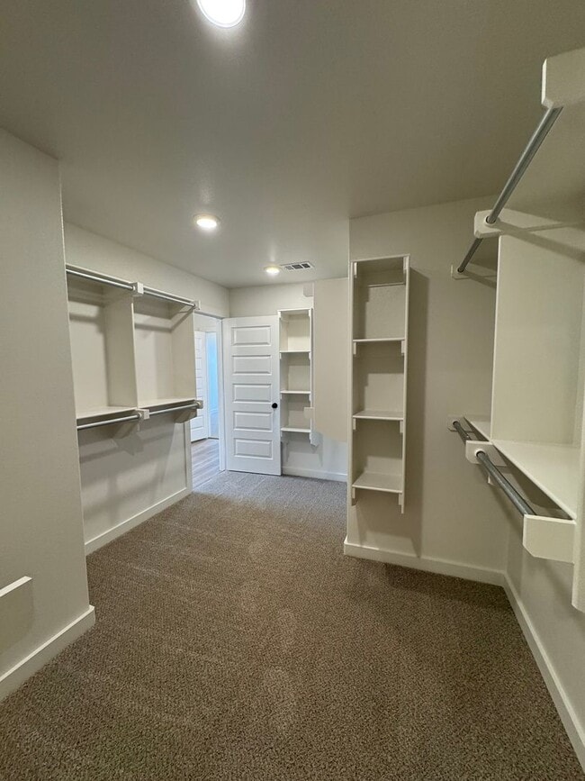 Building Photo - Fabulous Luxury Newer 2025 Build 3/2/2