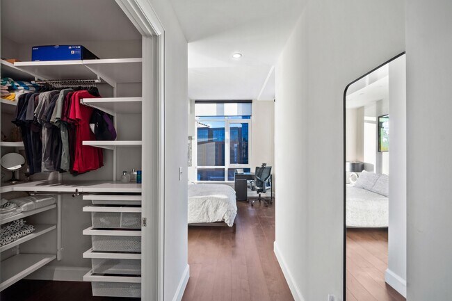 Building Photo - 1330 Lancaster St