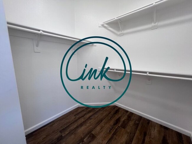 Building Photo - Single Family Home for Rent on Dayton Vall...