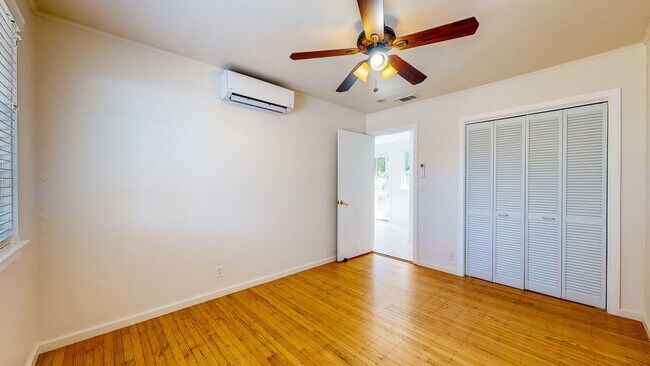 Building Photo - Beautiful 2 Bedroom 2 Bathroom Single Fami...