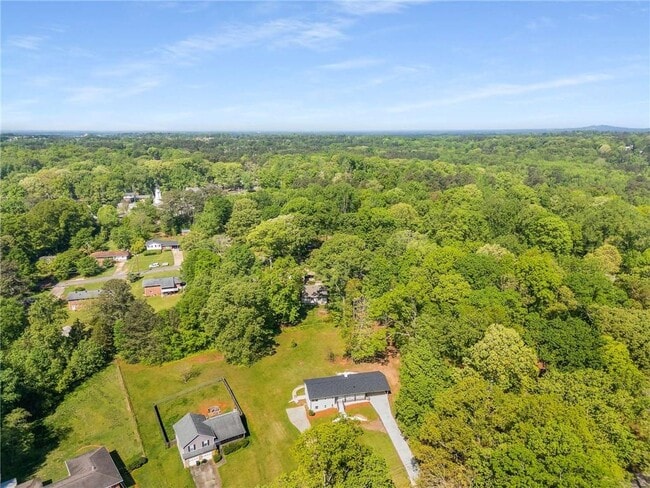 Building Photo - 3646 Rock Springs Dr