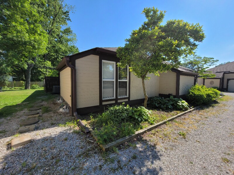 Building Photo - 301 Schrock Rd