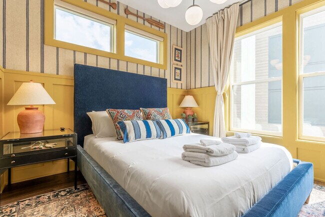 Building Photo - 87 Lucile St