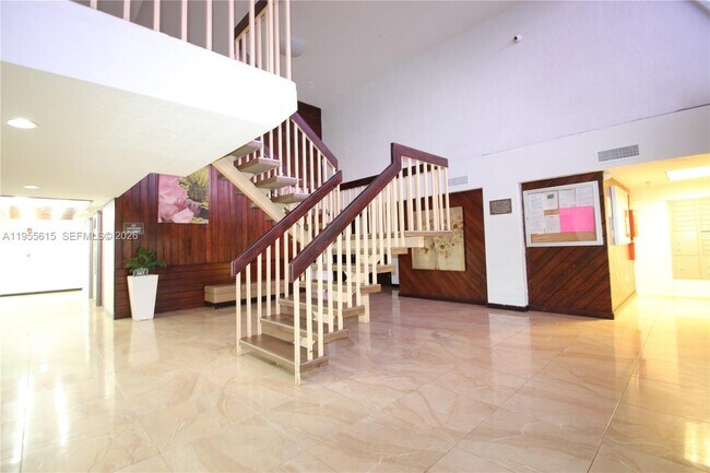 Building Photo - 17890 W Dixie Hwy