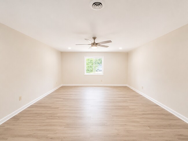 Building Photo - Two bedroom, 2 bath house in Burlington-Coming soon