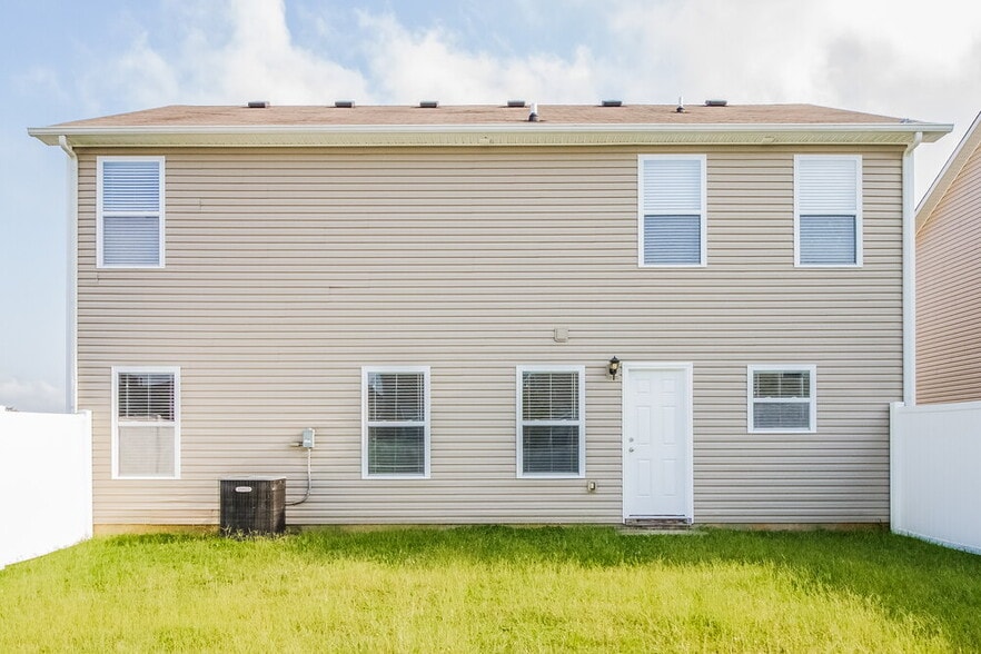 Building Photo - 3427 Country Almond Way