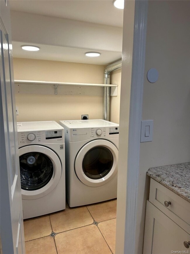 Building Photo - 162 Spring Rd