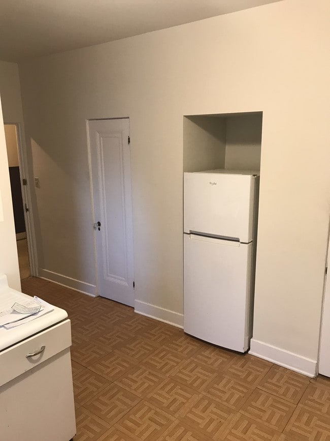 Building Photo - 5328 Maywood Ave