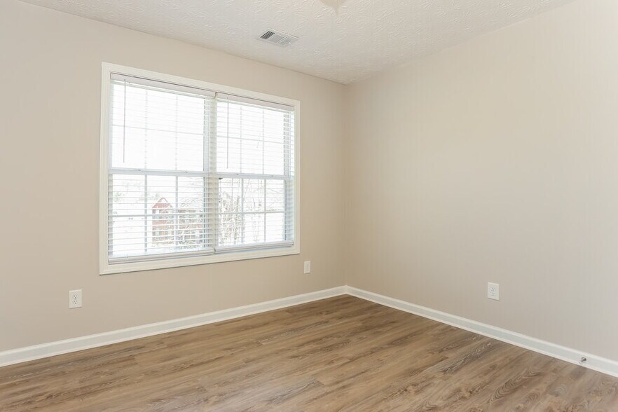Building Photo - 4093 Hodgdon Corners Dr