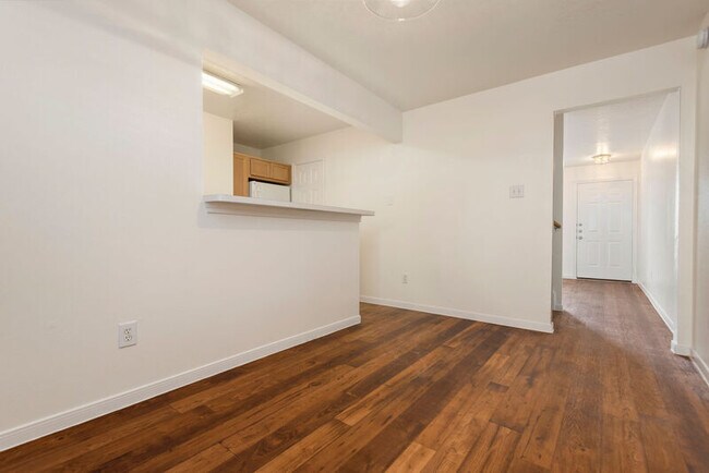 Building Photo - 2108 St Lucia Calle