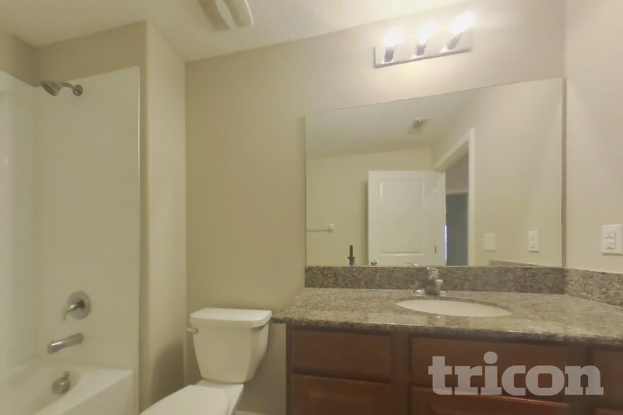 Building Photo - 1724 Broad Winged Hawk Dr