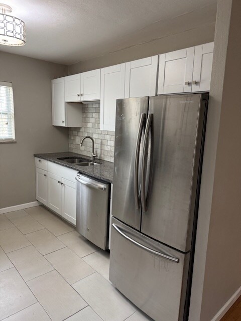 Large kitchen - 522 Mariedale Dr