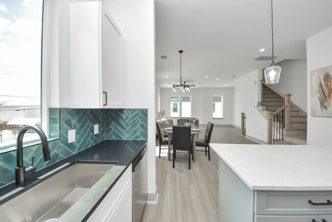 Building Photo - 5303 Kindred Gdn Ln