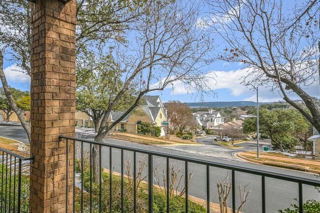 Building Photo - 4000 Belmont Park Dr