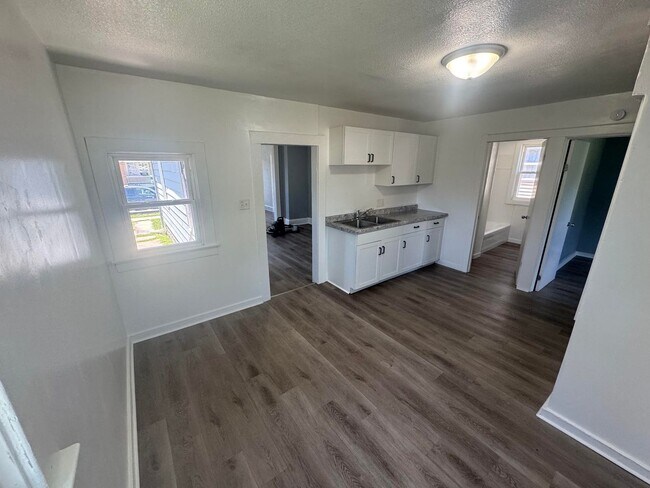 Building Photo - Remodeled 3-Bedroom Home – Move-In Ready - Updated pics coming soon!