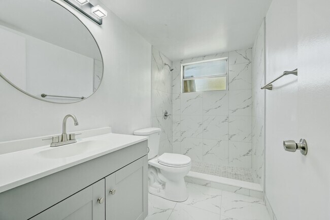 Building Photo - 13730 SW 90th Ave