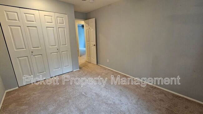 Building Photo - 6559 Gleneagle Ave SW