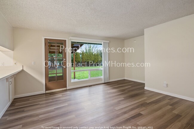 Building Photo - Three Bedroom Ranch In Central Hillsboro w/ Large Fenced Yard!