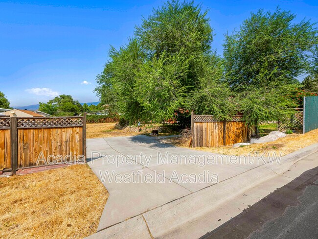 Building Photo - 4092 Orchard Dr