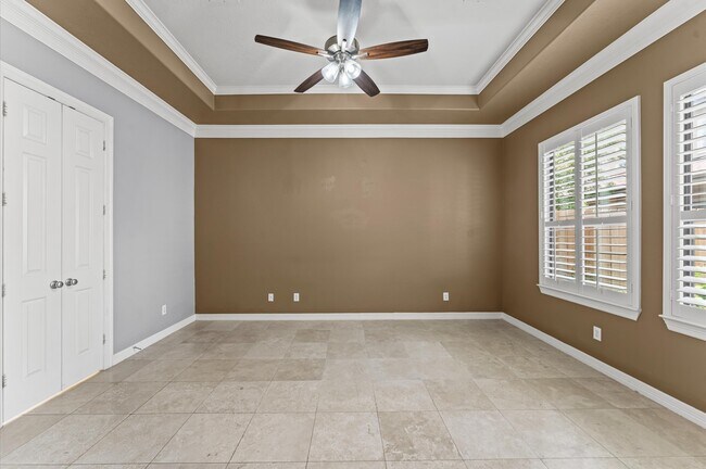 Building Photo - 2906 Royal Oaks Green